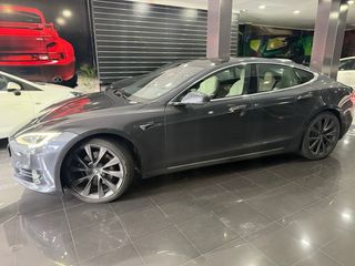 Tesla Model S 2021
