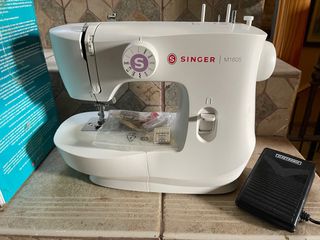 Máquina de coser Singer M1605