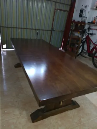 Mesa de comedor rústica de madera . tf/. 615465790