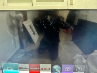 Smart TV Samsung 50 hd  con  arañazos la pantalla