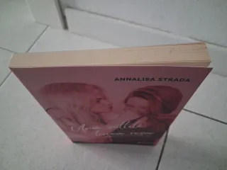 Libro "Una sottile linea rosa"