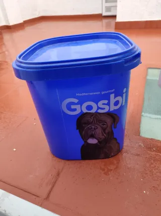 Cubo grande para pienso