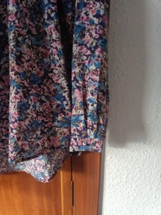 Blusa floral manga larga