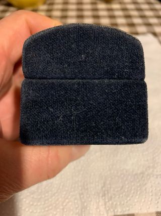 Piccola scatola porta anelli velluto blu