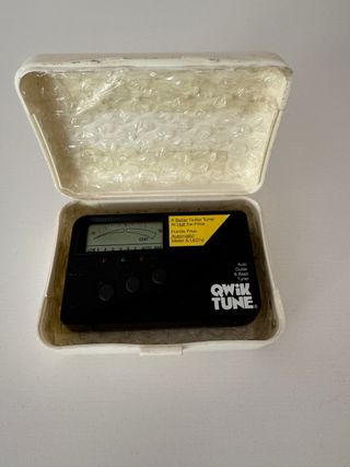 Afinador Qwik Tune Guitarra y Bajo