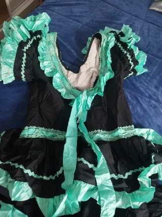 Traje de flamenca negro y turquesa
