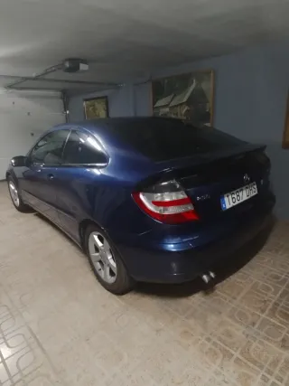 Mercedes-Benz Clase C 2005