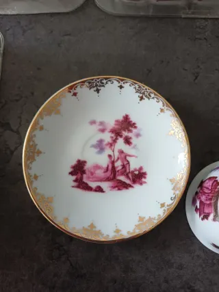 Set 5 tazzine e piattini in porcellana