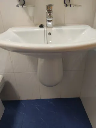 Lavabo de baño seminuevo