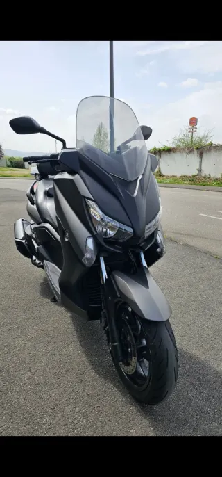 Yamaha X-Max 400cc Maxi Scooter Gris