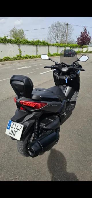 Yamaha X-Max 400cc Maxi Scooter Gris