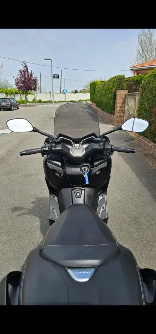 Yamaha X-Max 400cc Maxi Scooter Gris