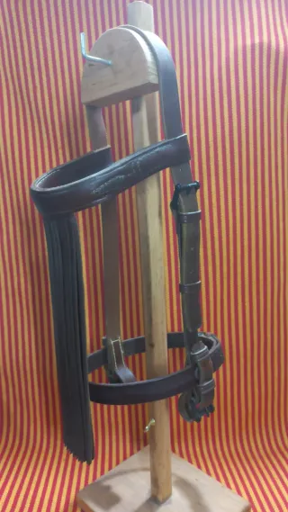 Cabezada vaquera de cuero