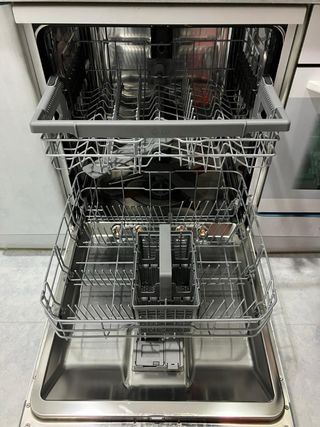 Lavastoviglie LG DF24FWf semi nuova