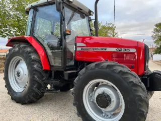 Tractor Massey Ferguson 4235