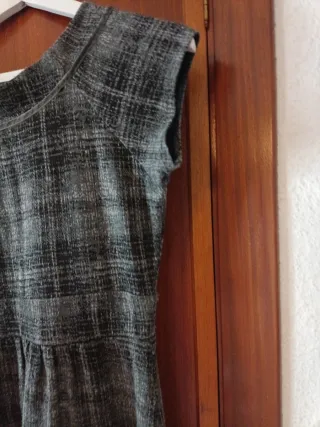 Vestido de cuadros gris y negro