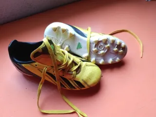 Botas de fútbol Adidas niño Talla 32