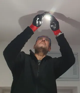 Manitas Instalador de Lámparas