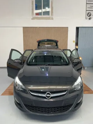 Opel Astra 2015