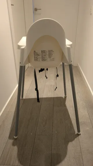 Trona IKEA con bandeja