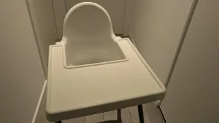 Trona IKEA con bandeja