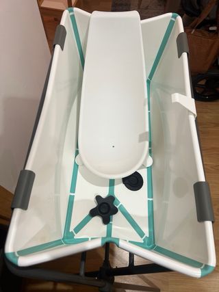 Bañera Stokke Flexi Bath con soporte y adaptador