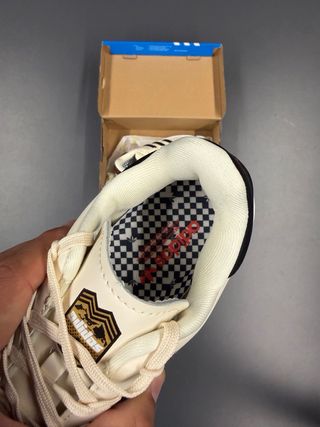 Adidas Superstar Plataforma Bege e Preto