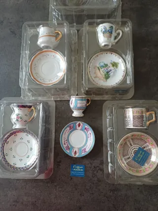 Set tazzine e piattini porcellana