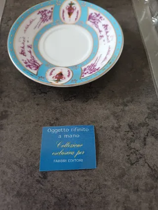 Set tazzine e piattini porcellana