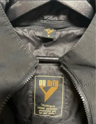 Chaqueta Negra Acolchada Moto