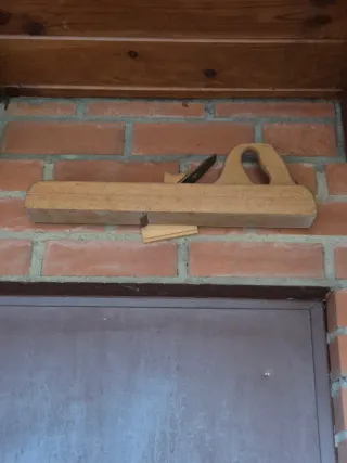 Cepillo de carpintero de madera