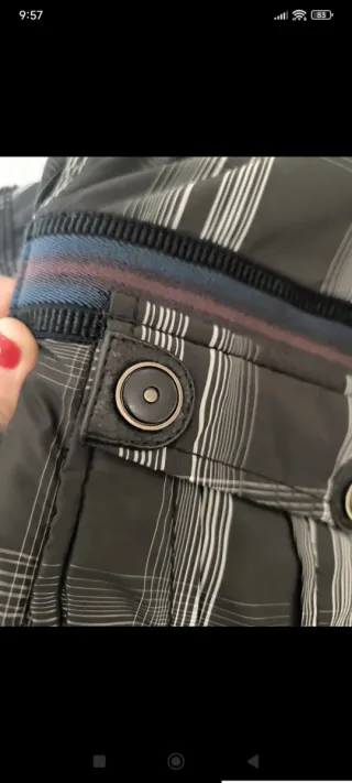 Chaqueta a cuadros con capucha