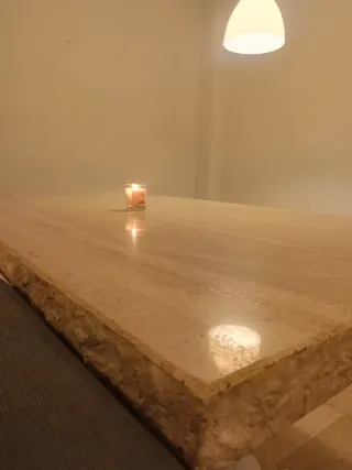 Mesa de travertino natural