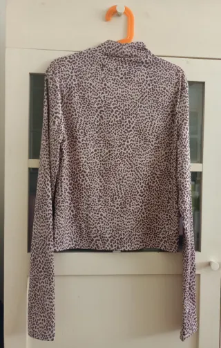 Camiseta Stradivarius animal print