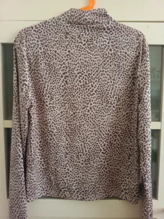 Camiseta Stradivarius animal print
