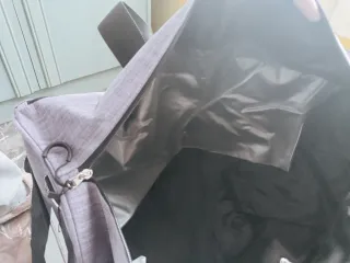 Bolsa de deporte morada sin estrenar