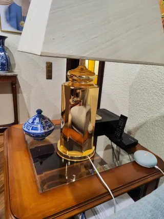 Pie de lámpara latón pulido dorado