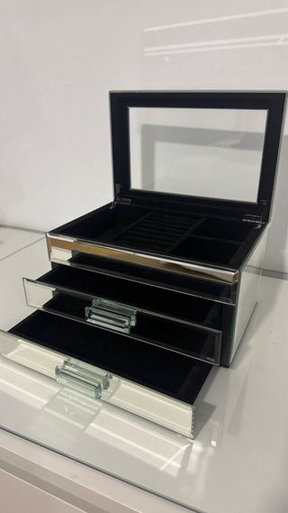 Joyero de espejo con cajones