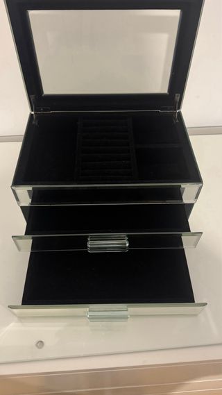 Joyero de espejo con cajones