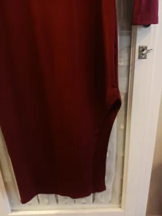 Vestido Shein burdeos con abertura