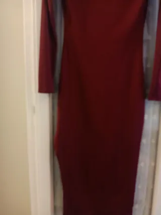 Vestido Shein burdeos con abertura