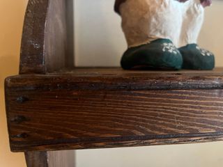 Estantería clásica de madera ( En Salardu Baqueira