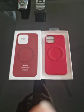 Funda iPhone 14 Magsafe Piel Roja