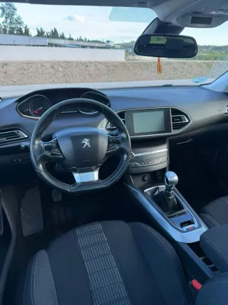 Peugeot 308 2016