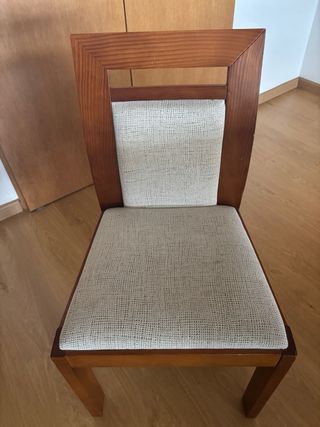 Mesa de comedor y 4 sillas