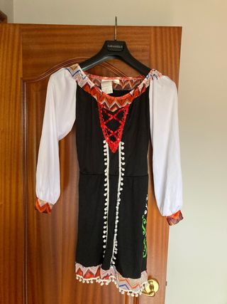 2 disfraces mejicanos + 2 sombreros