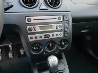 Ford Fiesta 2004