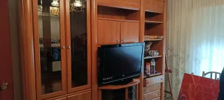 Mueble de salón madera y cristal