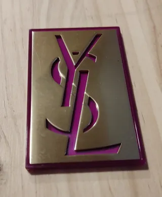 Espejo compacto YSL dorado y morado