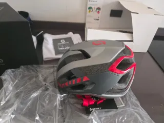 Casco Bicicleta Scott Centric plus Gris y Rojo